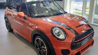 Việt Nam xuất hiện chiếc MINI John Cooper Works 2019 bản mui trần đầu tiên