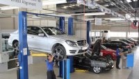 Mercedes-Benz miễn phí kiểm tra xe cho khách hàng Việt