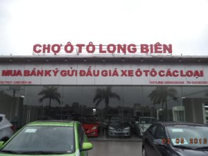 Chợ Ô tô Long Biên